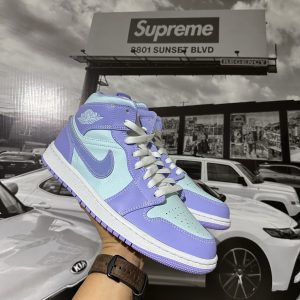 JORDAN Retro 1 Mid
