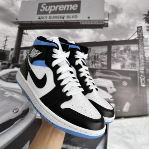 JORDAN University Black White (Women's)