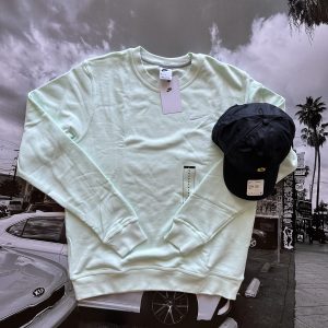 NIKE Sportswear Club Crewneck Swoosh V