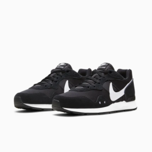 NIKE Venture Runner