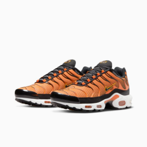 NIKE Air Max Plus Safety Orange Black