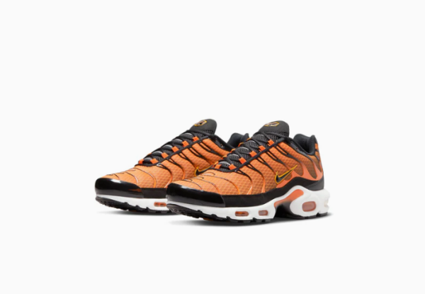 NIKE Air Max Plus Safety Orange Black