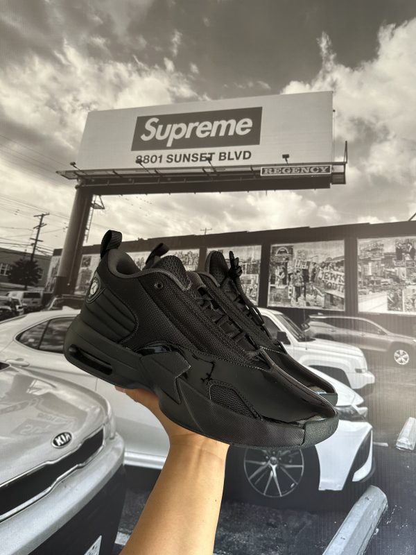 JORDAN Max Aura 6 BL