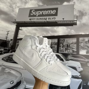 JORDAN Retro 1 Mid Triple White
