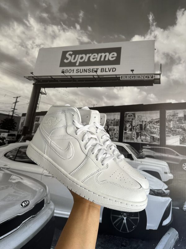 JORDAN Retro 1 Mid Triple White