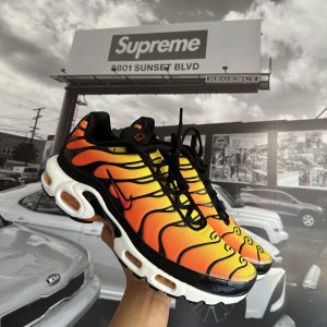 NIKE Air Max Plus Sunset