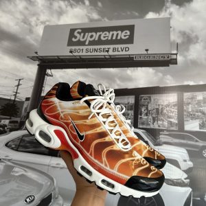 NIKE Air Max Plus Light Photography