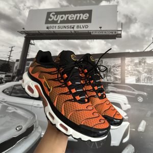 NIKE Air Max Plus Safety Orange Black