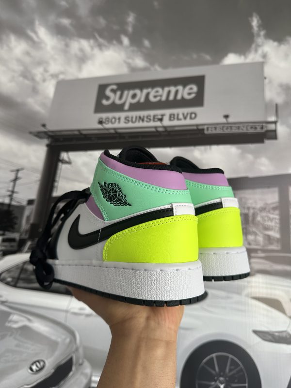 JORDAN 1 Mid Pastel Black Toe (GS) - Imagen 2