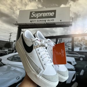 NIKE Blazer Low Platform