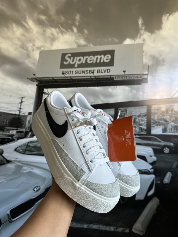 NIKE Blazer Low Platform