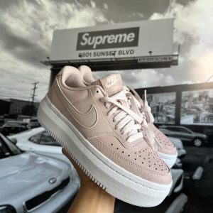 NIKE Court Vision Alta