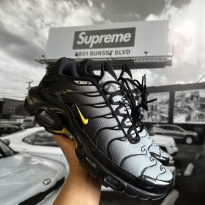 NIKE Air Max Plus Black Opti Yellow