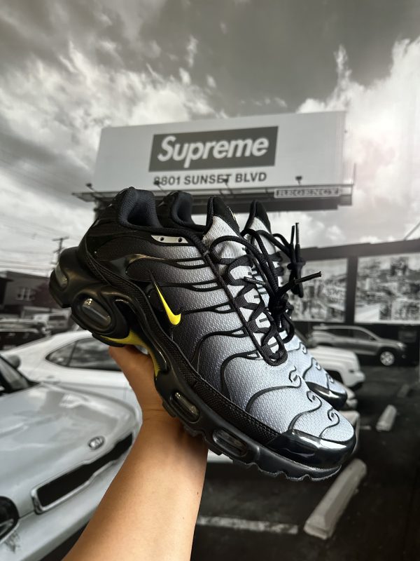 NIKE Air Max Plus Black Opti Yellow