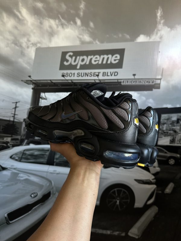 NIKE Air Max Plus Black Blue - Imagen 2