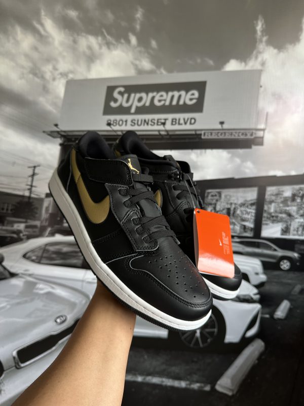 JORDAN1 Low FlyEase