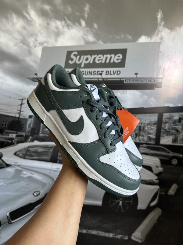 NIKE Dunk Low Vintage Green