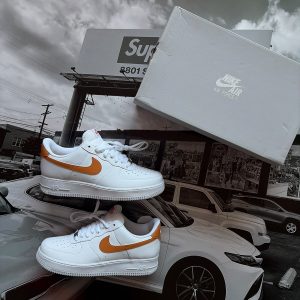 NIKE Air Force 1 '07 White Monarch